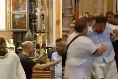 Caos en la Catedral de Valencia: patadas, puñetazos y tensión en plena eucaristía