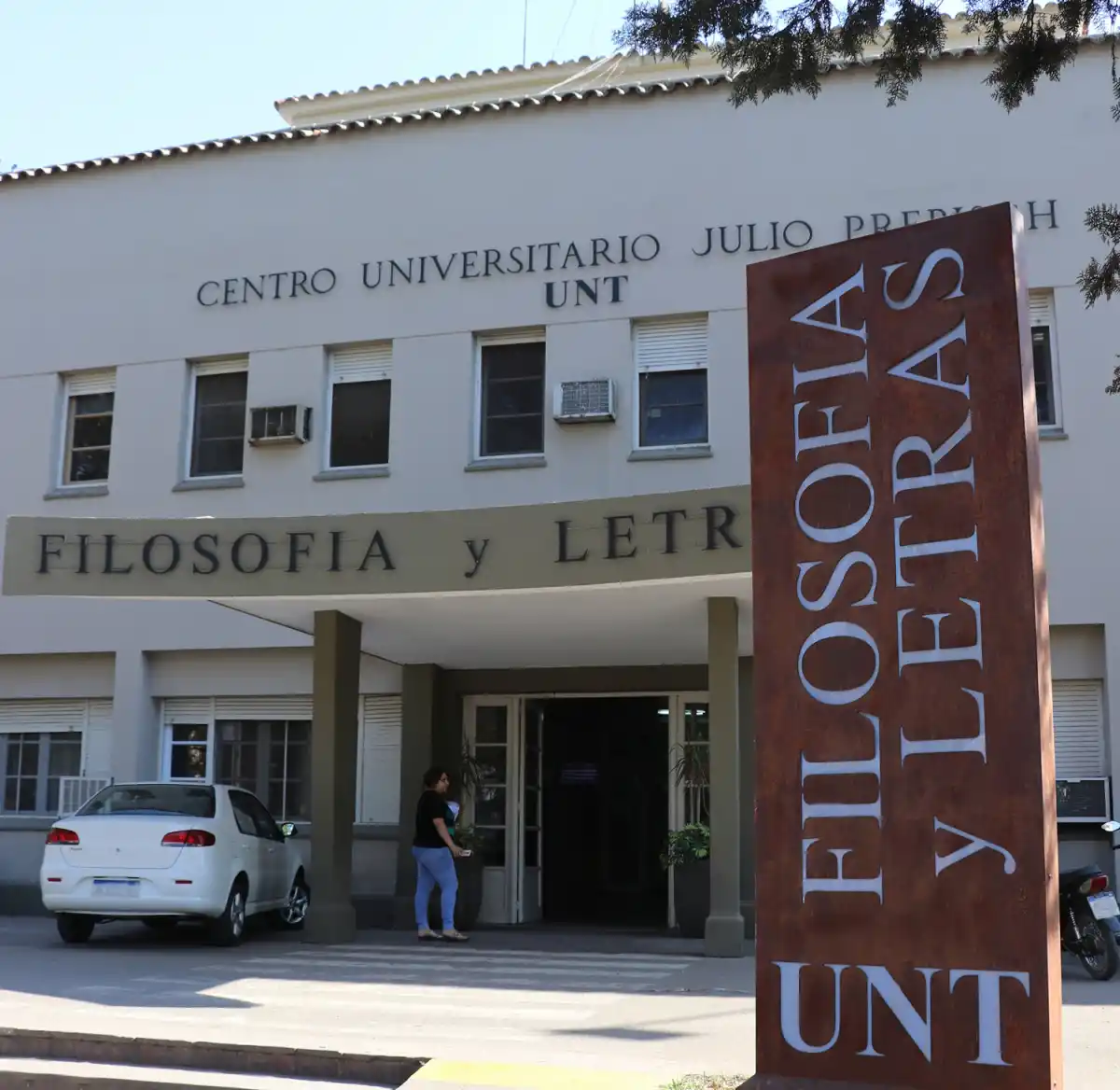 Docentes de la UNR vuelven al paro este lunes y martes en reclamo de mejoras salariales
