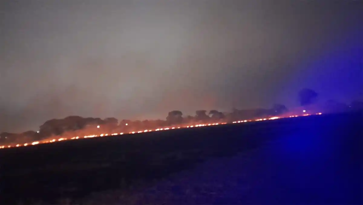 Las llamas en Lastenia se podían visualizar desde la ruta 302.