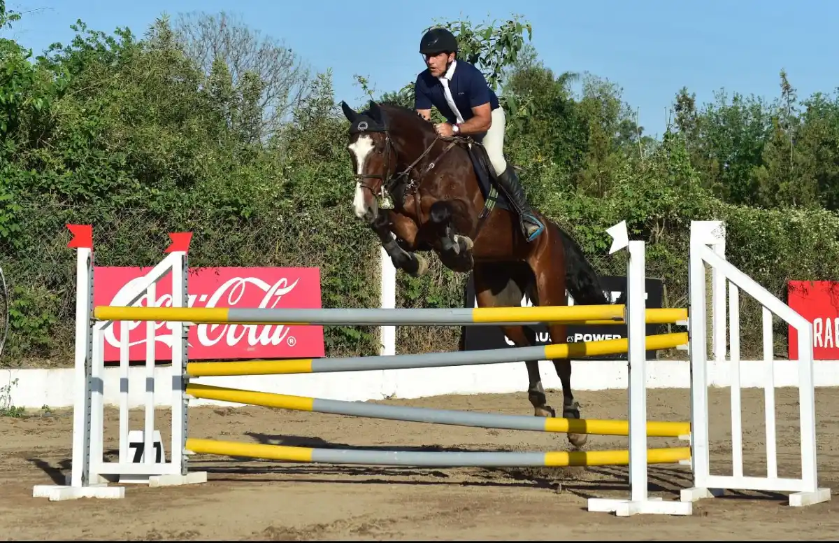 VA POR MÁS. El jinete Ricardo Piola, representante de La Foresta, viene de ganar el torneo del Jockey Club. 