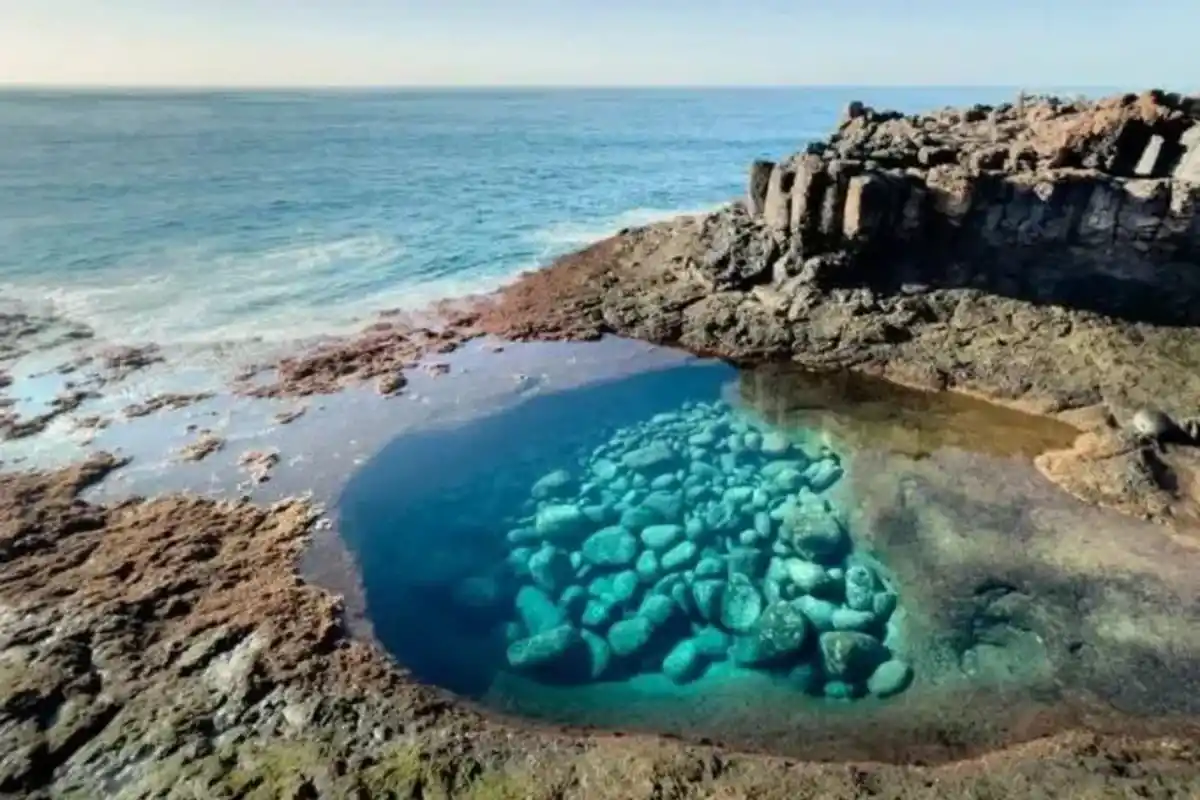 La joya escondida de Canarias: una piscina natural que solo aparece con la marea baja