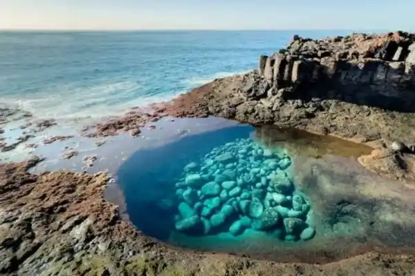 La joya escondida de Canarias: una piscina natural que solo aparece con la marea baja