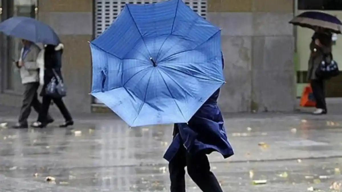 Rige una alerta por vientos fuertes en el centro del país