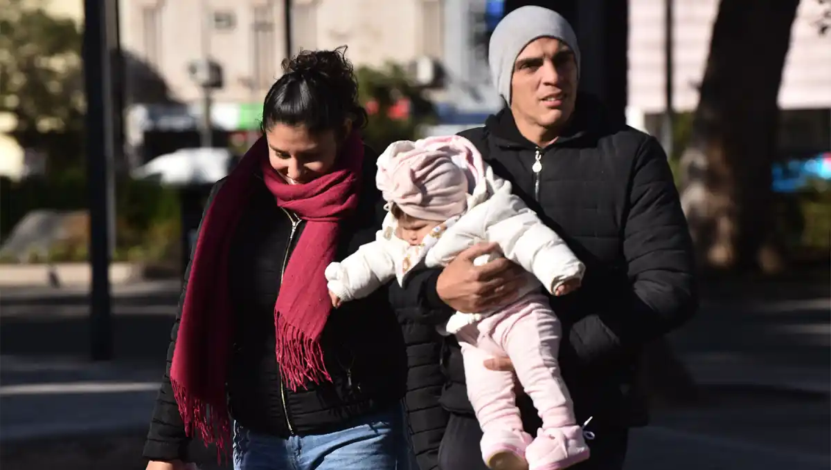 SALE SOLCITO. Se espera una tarde soleada y cálida en toda la provincia. 