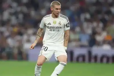 Ovación en el Santiago Bernabéu: así fue el debut de Franco Mastantuono en el Real Madrid