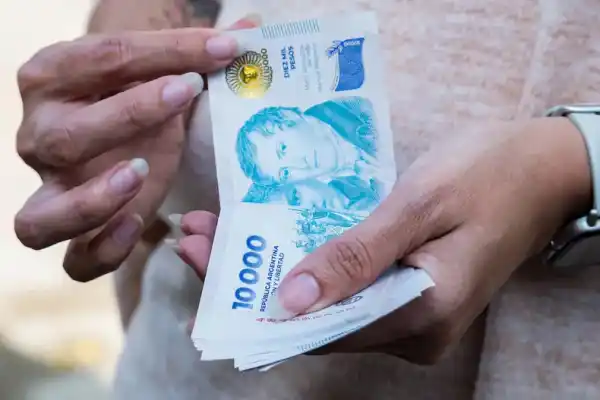 El comercio apela a las promociones para captar el efectivo