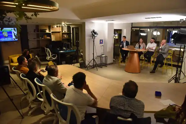 Los lectores compartieron los desafíos de la noticia en la Redacción de LA GACETA