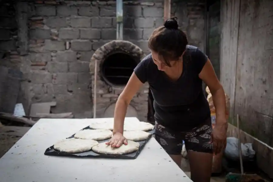 PAN. Hacer el propio ayuda a la economía doméstica.