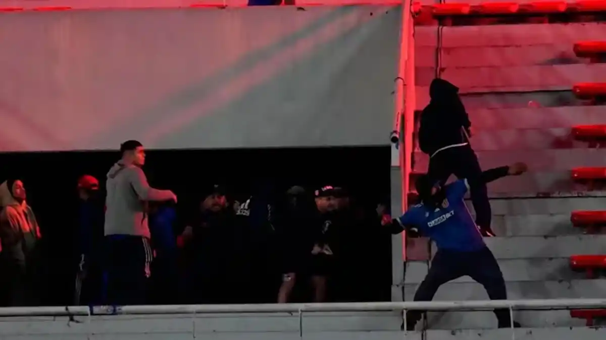 Minuto a minuto del horror en Avellaneda: ¿cómo se desató el escándalo en Independiente-Universidad de Chile?