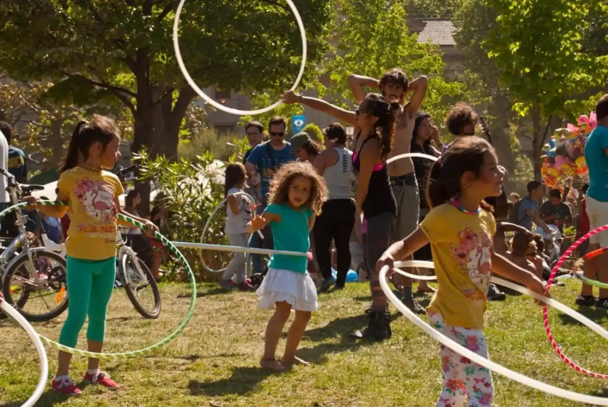 Un estadounidense en Barcelona habló acerca del trato a los niños en España