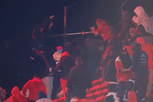 Conmebol tomó una medida histórica tras la batalla campal en Independiente-Universidad de Chile