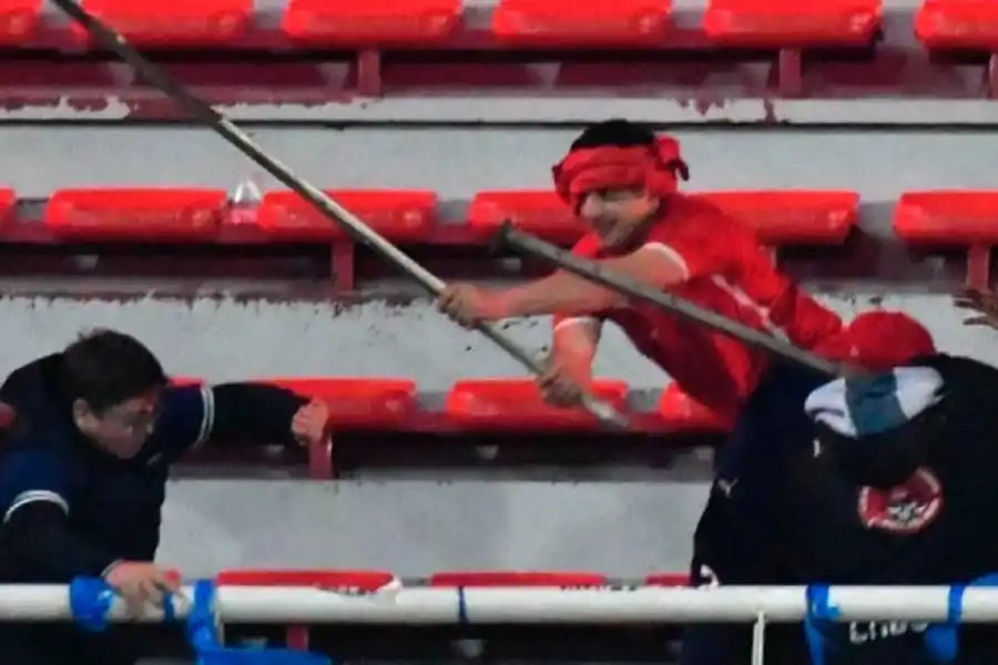 Conmebol tomó una medida histórica tras la batalla campal en Independiente-Universidad de Chile