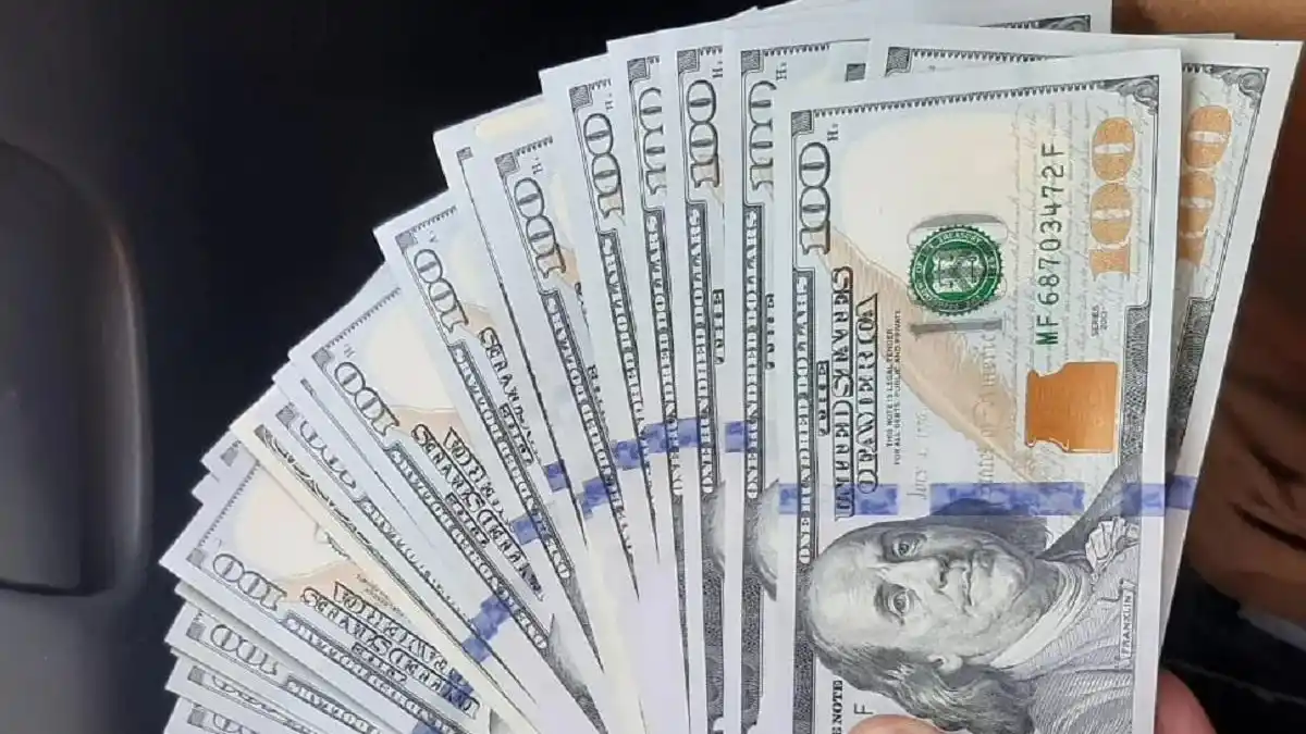 El dólar cerró la semana en alza: el blue llegó a $1.345 y el oficial marcó su mayor nivel en agosto