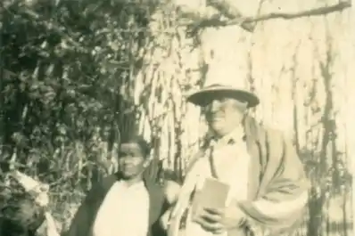 Recuerdos fotográficos: 1937. Juan Alfonso Carrizo, “el gran descubridor de la cultura popular”