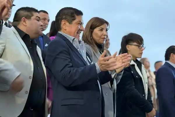 La pizarra de la política: reunión famaillense, un radical con Montaldo y las riñas de gallo