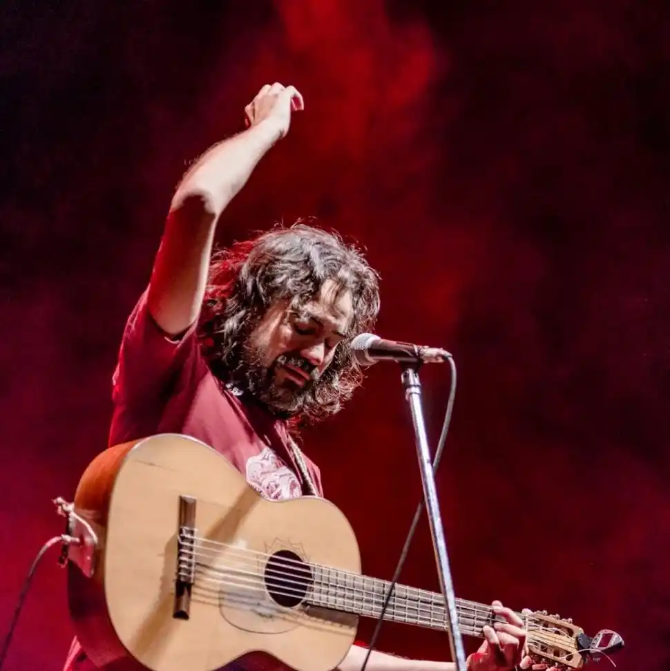 CREAR DESDE EL CORAZÓN. José Luis Aguirre es uno de los autores folclóricos más reconocidos del momento, parte de un nuevo cancionero.