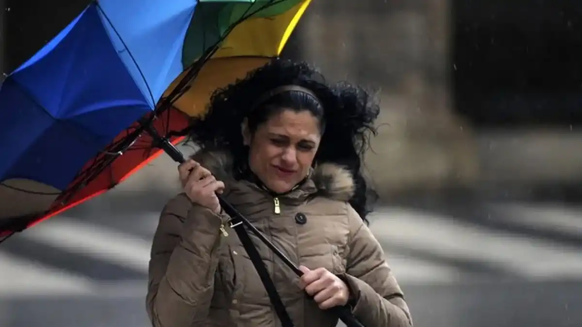 Rige una alerta por vientos fuertes en ocho provincias