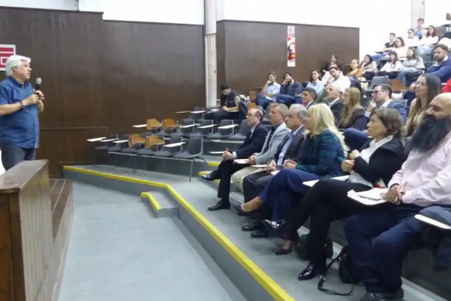 EN TUCUMÁN. Disertó en Ciencias Económicas (UNT).