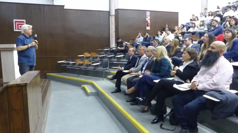 EN TUCUMÁN. Disertó en Ciencias Económicas (UNT).