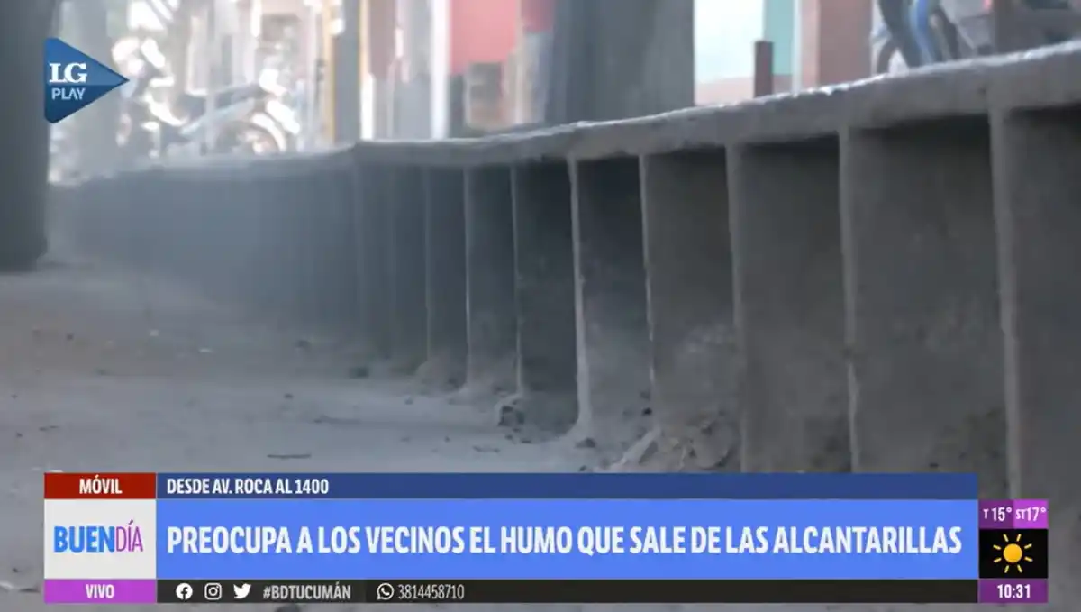 Humo en las alcantarillas de avenida Roca al 1.400 genera preocupación entre los vecinos
