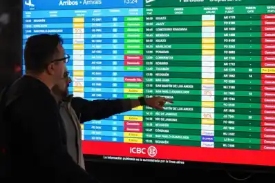 Vuelos cancelados y demorados: el paro de los controladores aéreos se extiende