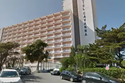 España: brote de salmonela en un hotel de La Manga deja más de 100 intoxicados