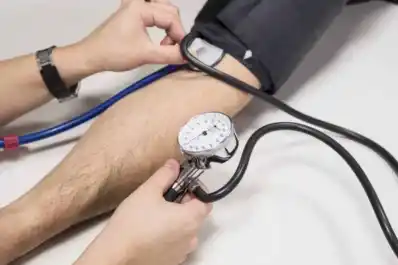 Esta es la presión arterial que deben tener las personas mayores de 60 años, según un estudio