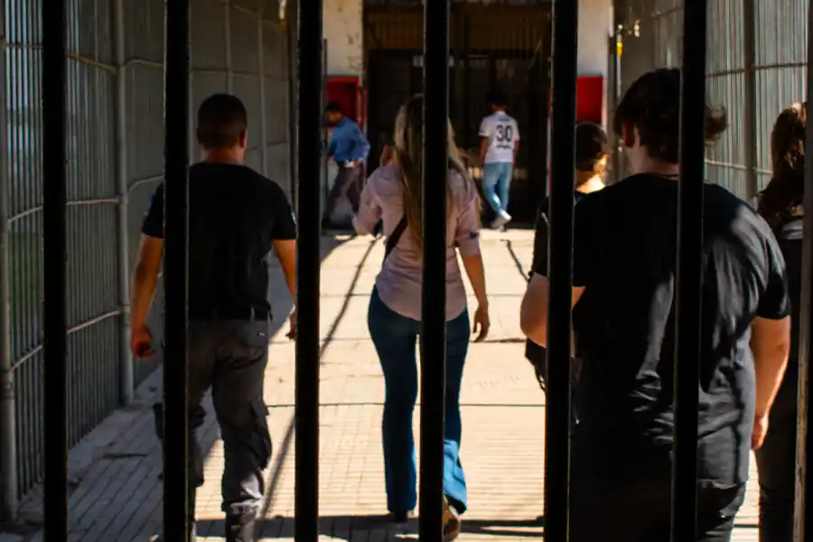 EL MIEDO COMO MOTOR. Para Camila Guerra, abogada y docente universitaria, vivir hechos de inseguridad personal la llevó a involucrarse en un proyecto de reinserción social y laboral para personas privadas de libertad. / CORTESÍA CAMILA GUERRA