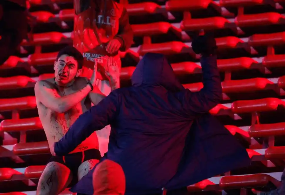 “No corrás, esperemos que los violentos se alejen”: el consejo que ya no basta para recuperar la fiesta del fútbol