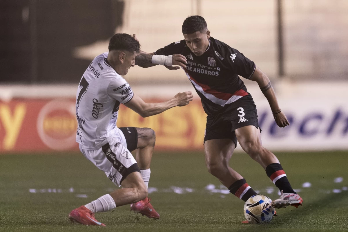 REGRESO. Zuliani volvió a ser titular por la banda izquierda.