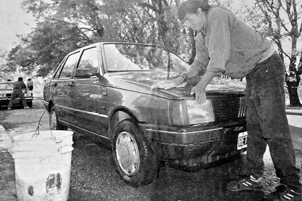 Recuerdos fotográficos: 1997. Cuando se intentó echar a los lavadores de autos del parque