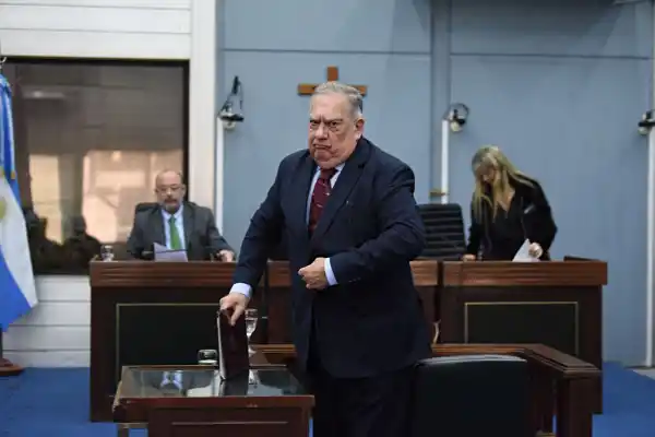 Condenaron a tres años y seis meses a Cerisola, ex rector de la UNT, y a otros dos ex funcionarios, por el destino de los fondos de YMAD