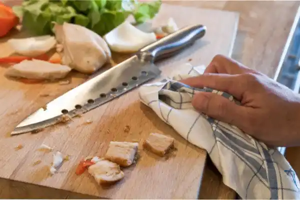 Por qué no deberías reutilizar los repasadores de cocina: la advertencia de los expertos