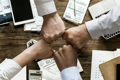 ¿Los compañeros de trabajo pueden ser amigos? Un estudio en Argentina revela la respuesta