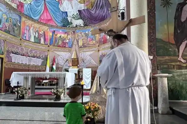 Evacuar es “una sentencia de muerte”, dice el clero de Gaza