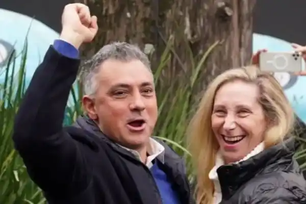 Un dirigente de La Libertad Avanza usó una palabra desafortunada para hablar de los agresores de Javier Milei