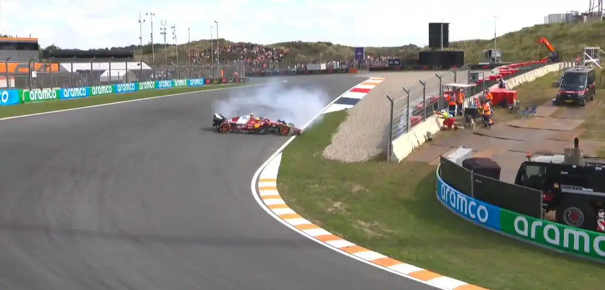 ¡Trompo de Lewis Hamilton!