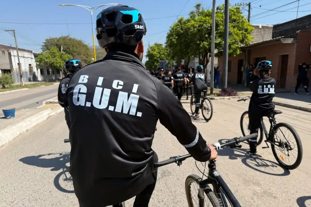 Alberdi presentó a los Bici Vigías, un nuevo equipo de prevención en las calles