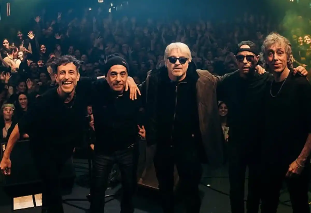 Estelares presenta  las canciones del álbum “Los Lobos”