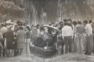 Recuerdos fotográficos: tres inocuos descarrilamientos del trencito del parque