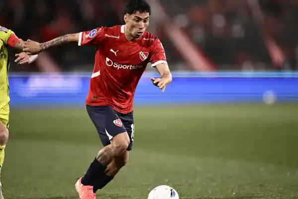 Agenda de TV de hoy: ¿A qué hora juegan y dónde ver en vivo Instituto-Independiente por el Clausura?