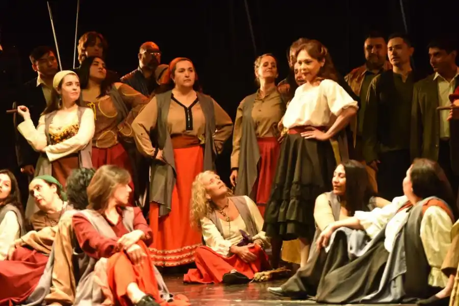 Teatro en Tucumán: estrenan la ópera Carmen, la tragedia del femicidio