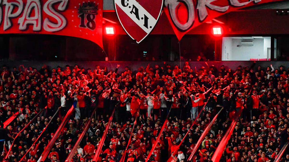 Prohibieron el ingreso a las canchas a un jefe de la barra de Independiente después del caos con la U. de Chile