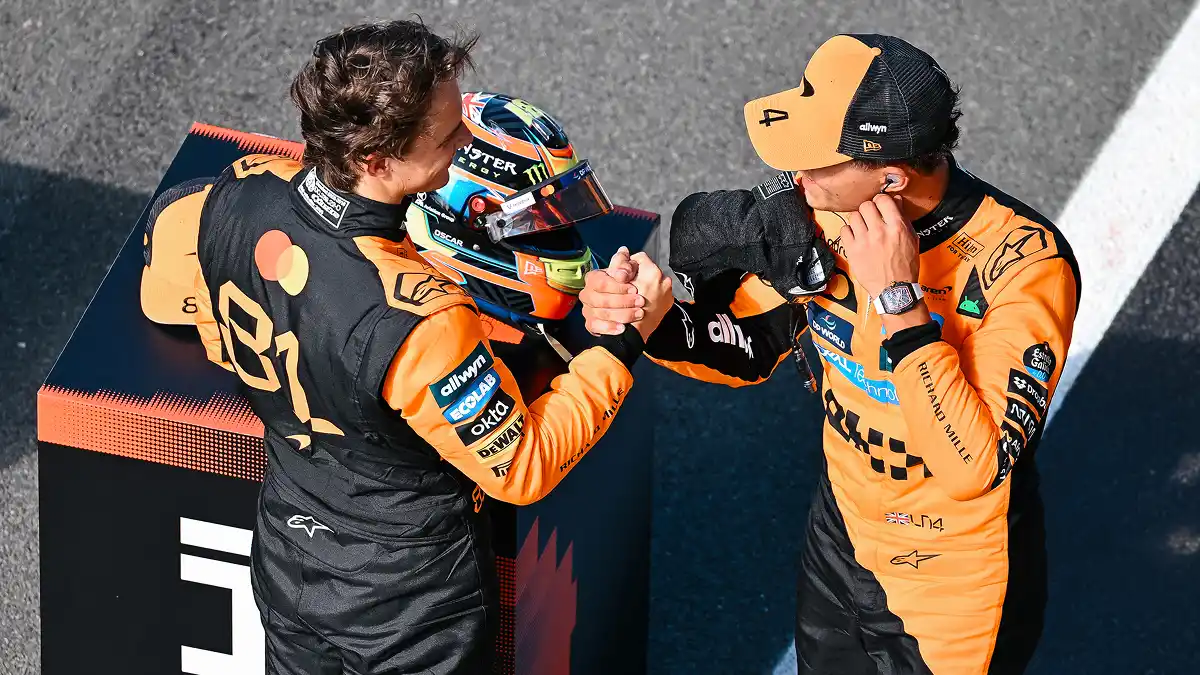 DUELO NARANJA. Piastri y Norris sellaron el 1-2 de McLaren en Zandvoort, con el australiano quedándose con la pole position.