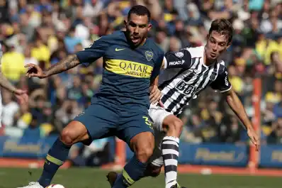 Del vestuario de Boca al sanatorio de Rosario: las duras acusaciones contra Carlos Tevez por parte del padre de Juan Cruz Komar