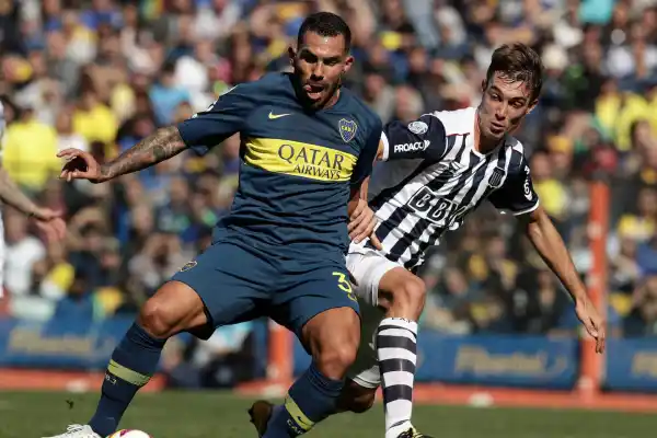 Del vestuario de Boca al sanatorio de Rosario: las duras acusaciones contra Carlos Tevez por parte del padre de Juan Cruz Komar