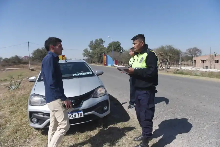 Las Cejas, en la mira: denuncias contra la delegada y una advertencia de Jaldo