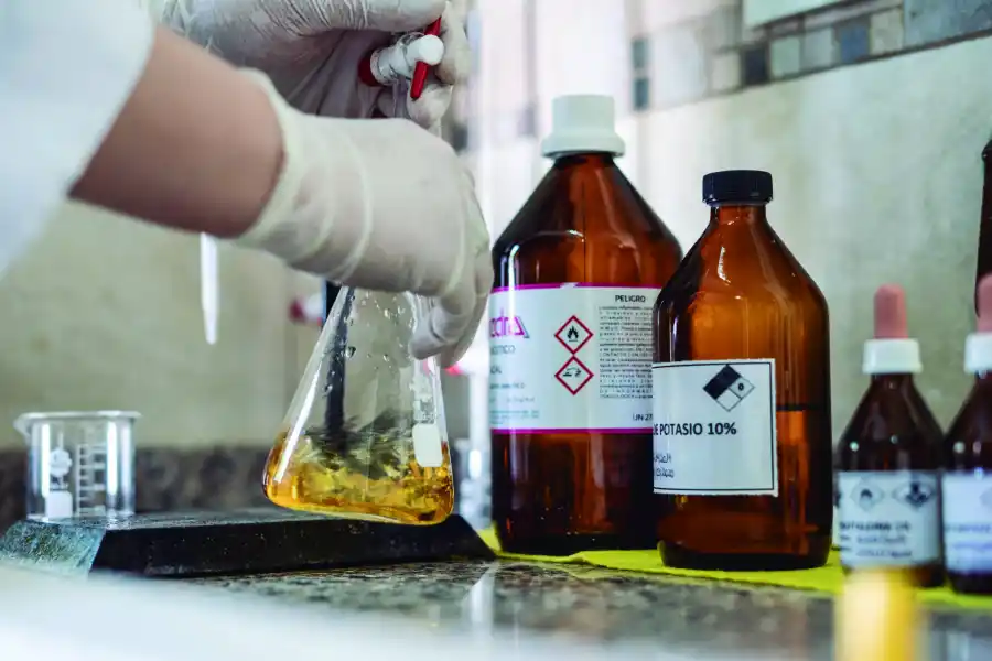 Clorosal: aliados estratégicos de la industria en la provisión de productos químicos