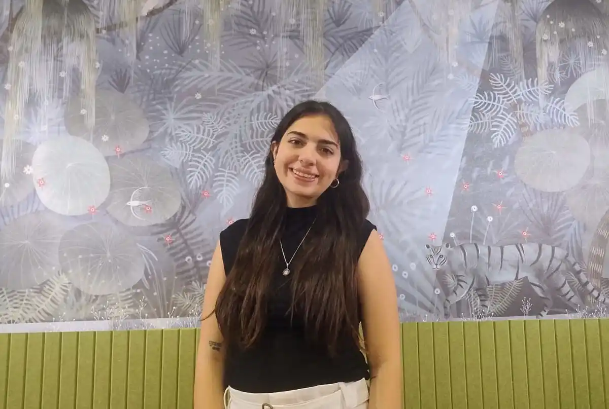 Sueña con llegar a la ONU tras ser becada por la Unión Europea