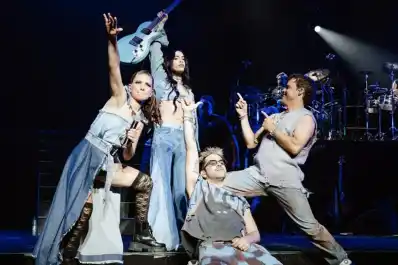 Video: Lali se sumó al regreso de Erreway y desató la euforia del público